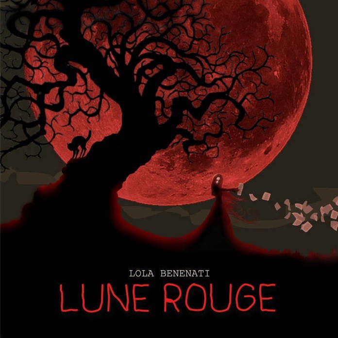 Pochette de l’EP Lune Rouge : un arbre noir se découpant sur une immense lune rouge, une petite silhouette en bas, titre en capitales rouges.